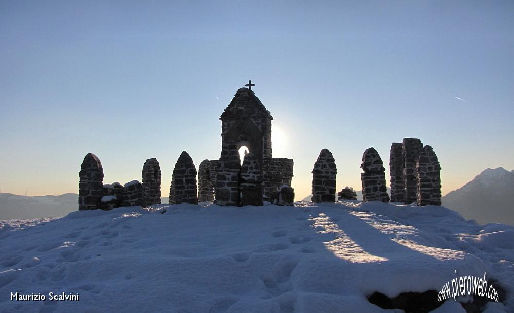 48 Il tempietto dei Tre Faggi..JPG